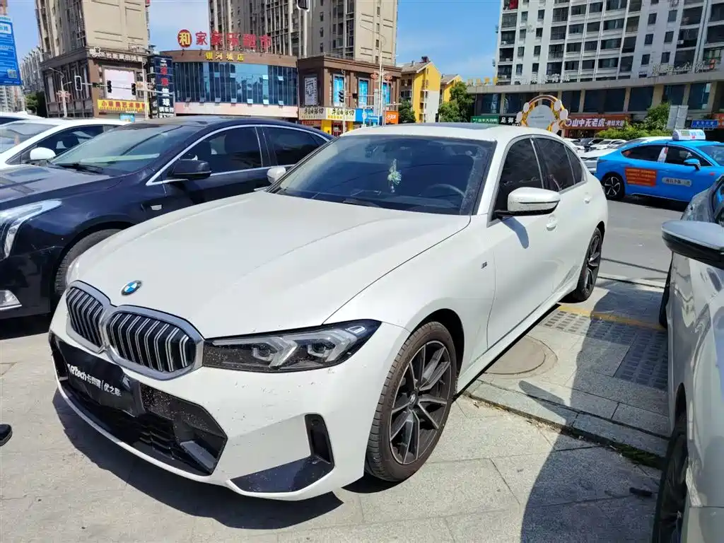 BMW 3 Series 2023 — фото 1