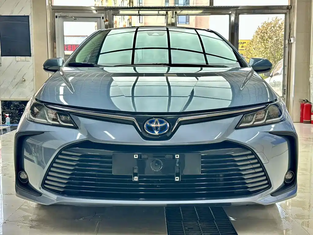 Toyota Corolla 2023 — фото 2