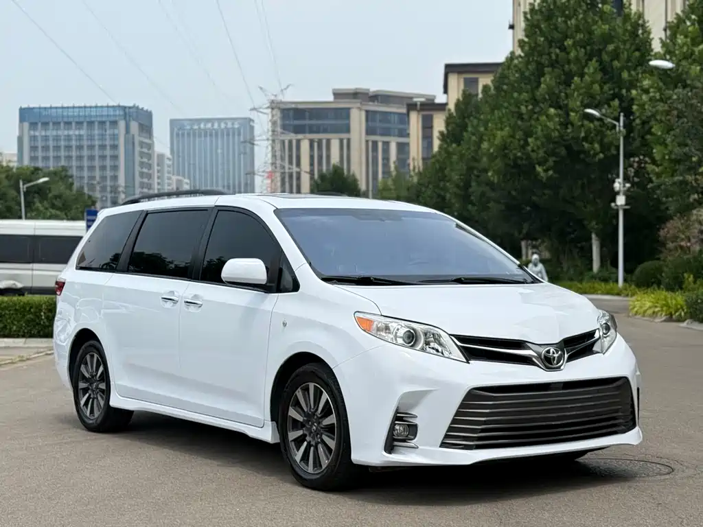 Toyota Sienna 2020 — фото 3