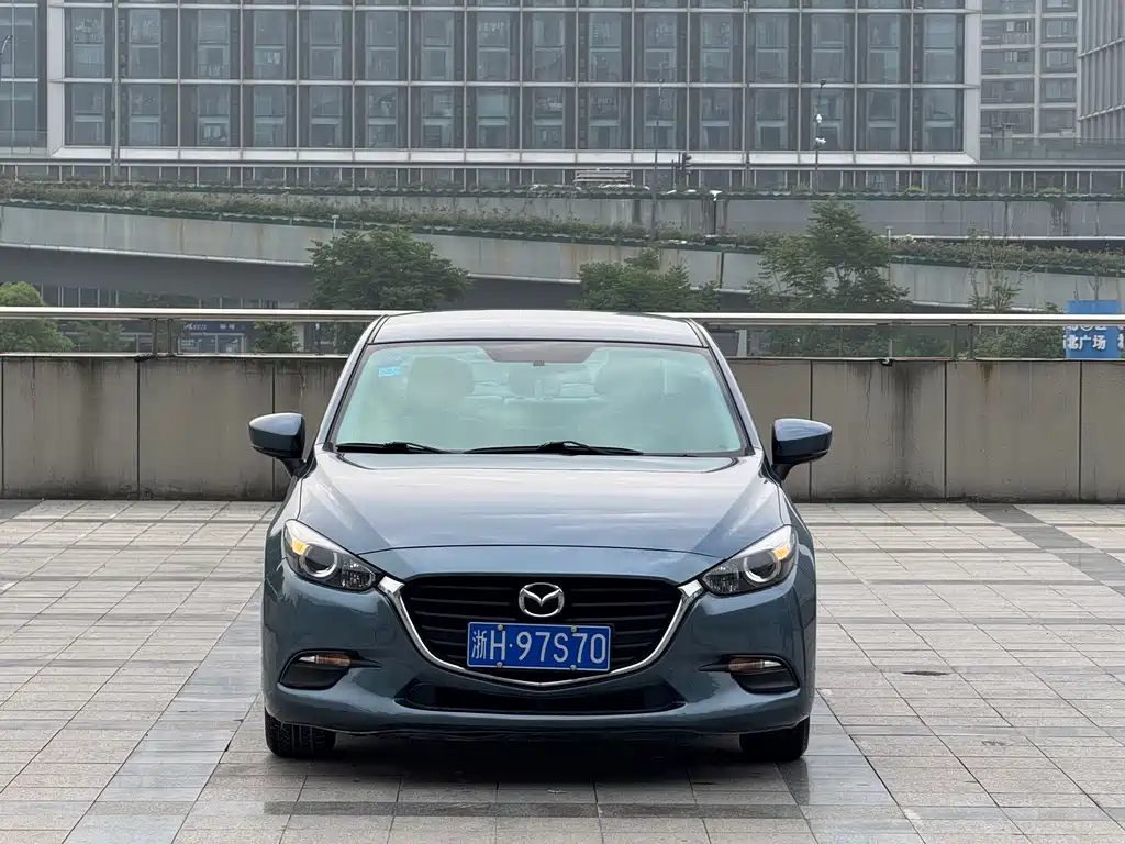 Mazda 3 Axela 2019 — фото 2