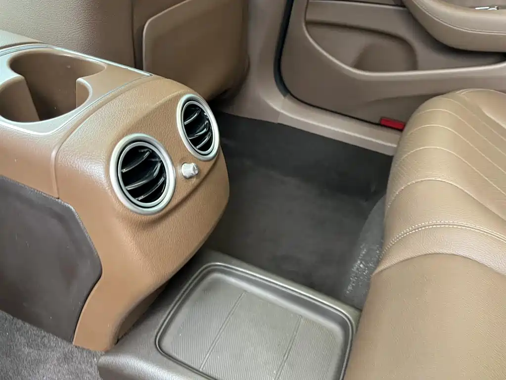 Mercedes-Benz E-Class 2018 — фото 13