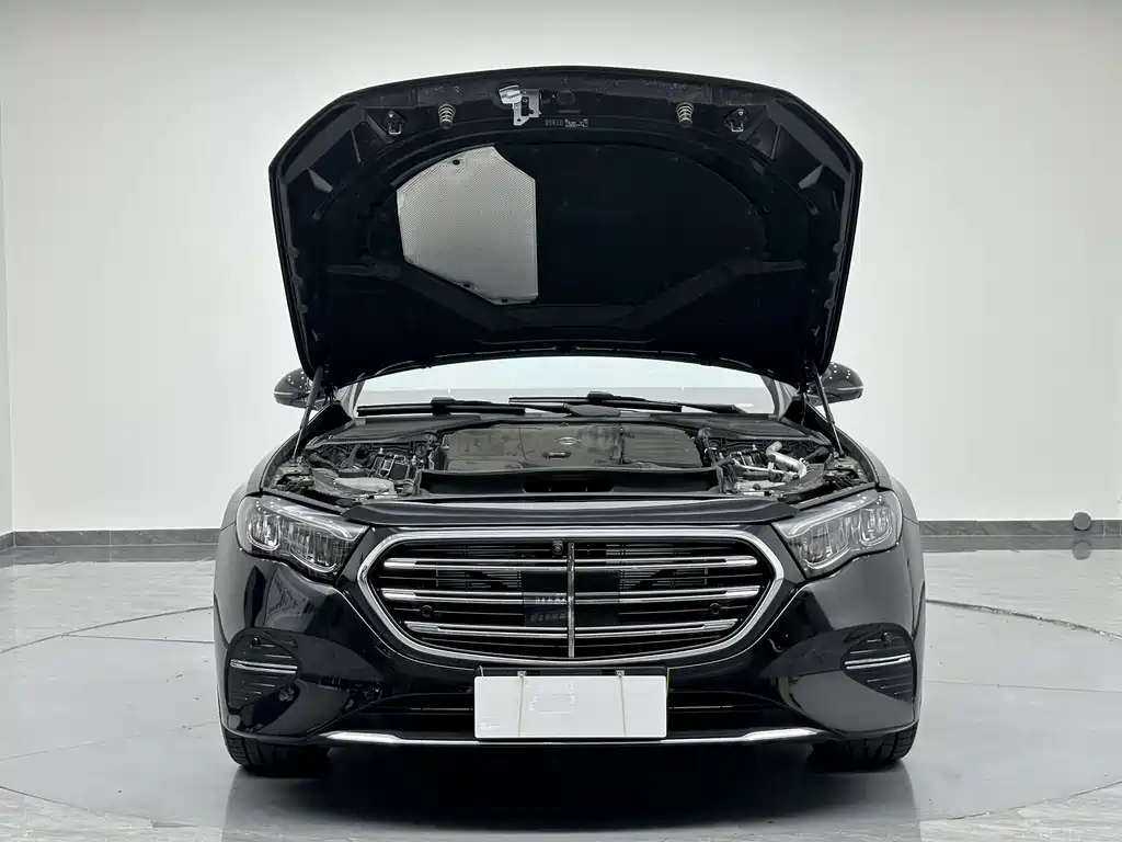 Mercedes-Benz E-Class 2025 — фото 23