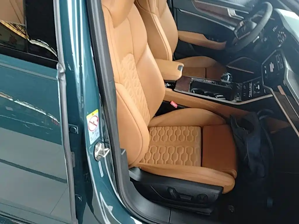 Audi A6 2021 — фото 25