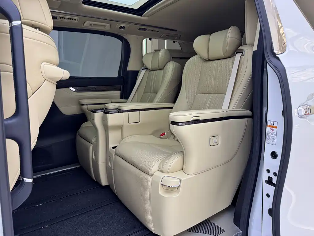 Toyota Alphard 2019 — фото 4