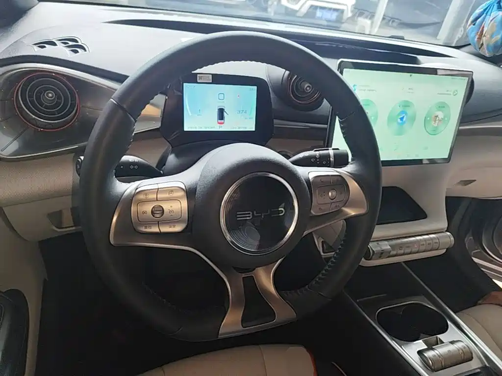 BYD Dolphin 2022 — фото 11