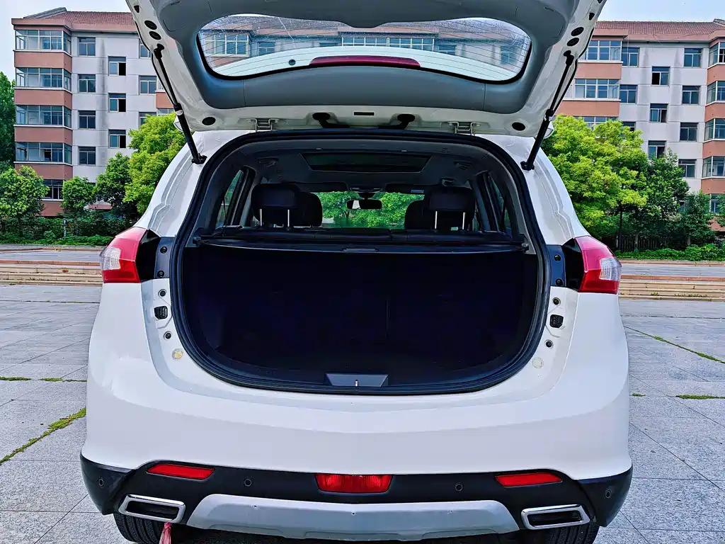 BAIC Shenbao X65 2015 — фото 18