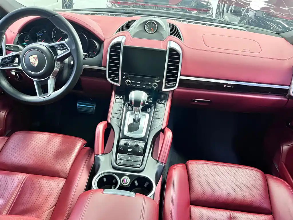 Porsche Cayenne 2016 — фото 15