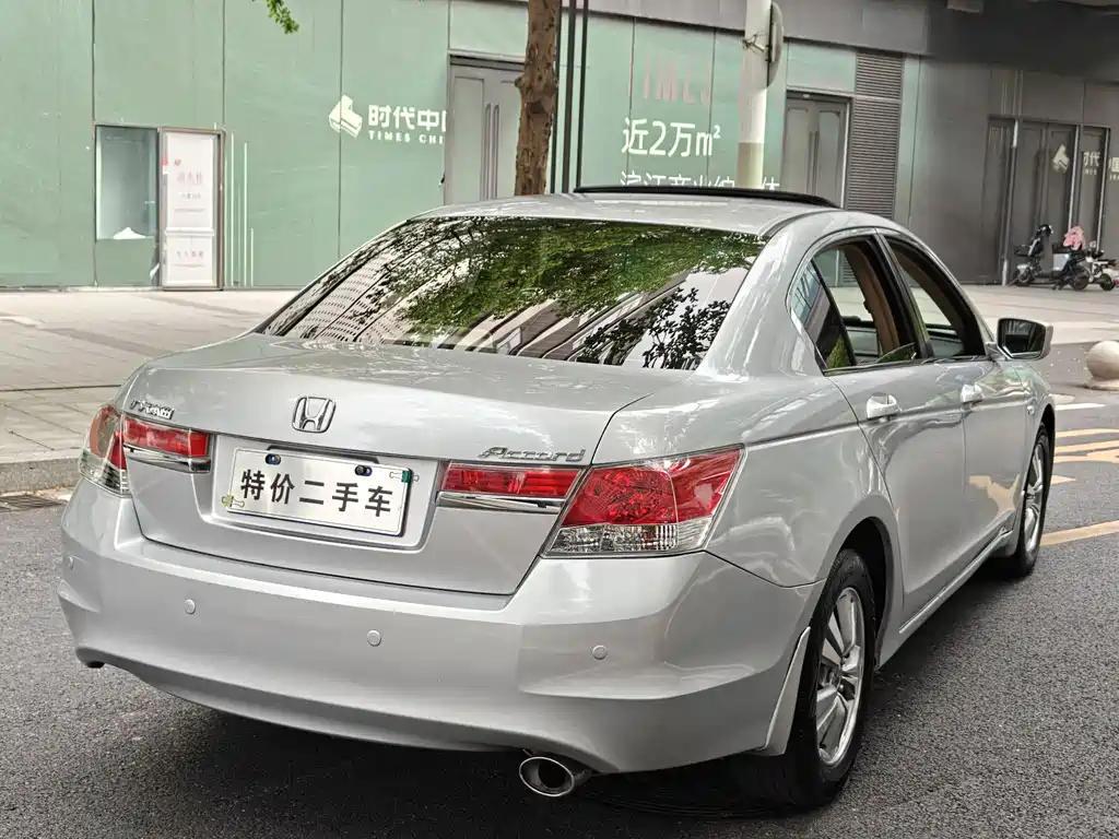 Honda Accord 2011 — фото 9