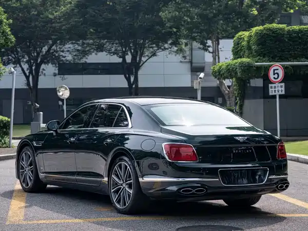 Bentley Flying Spur Plug-In Hybrid 2023
