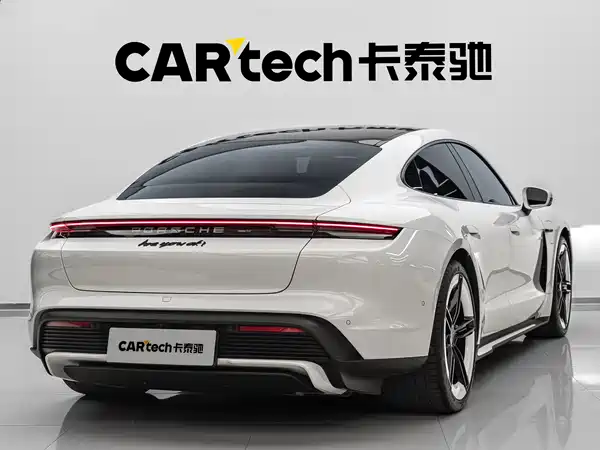 Porsche Taycan 2025