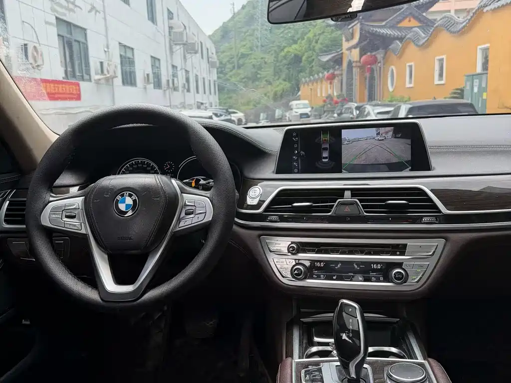 BMW 7 Series 2016 — фото 6