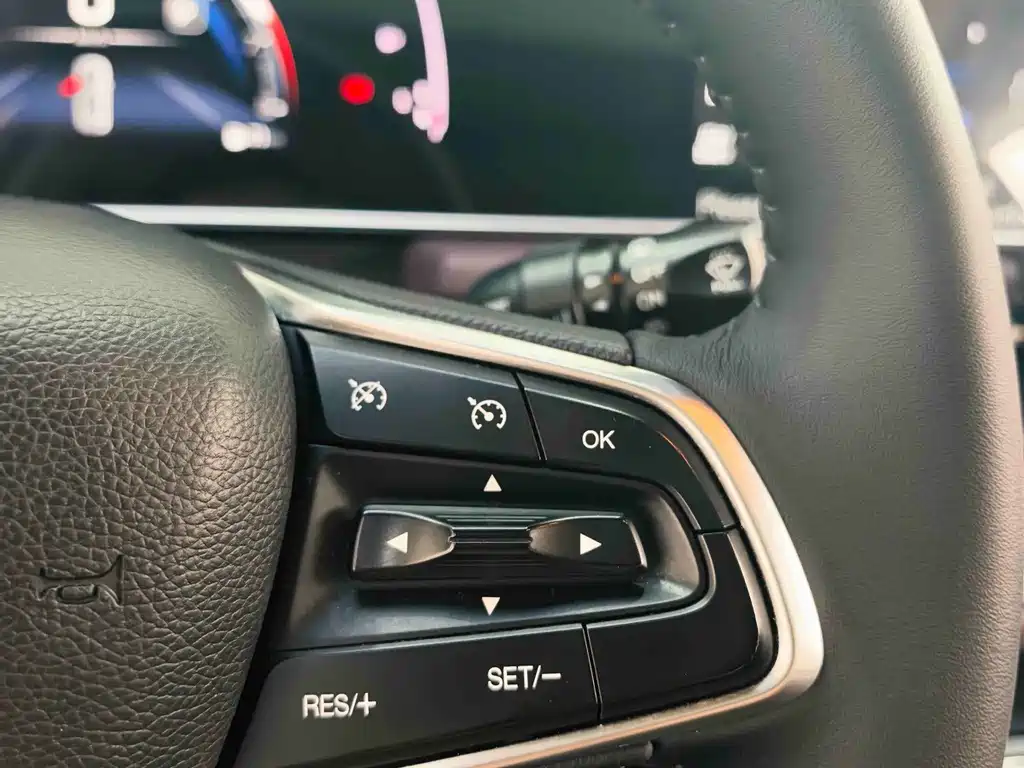 GAC Trumpchi M6 2022 — фото 24
