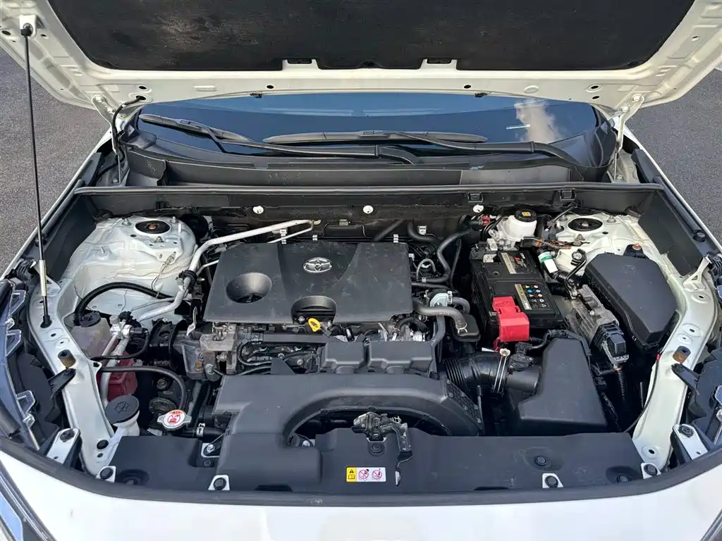 Toyota RAV4 2020 — фото 16
