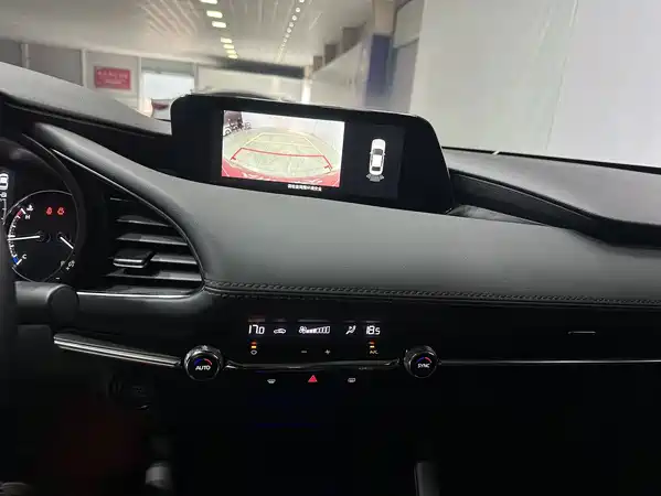Mazda 3 Axela 2022