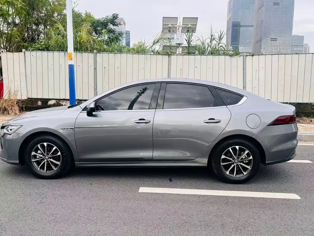 BYD Qin PLUS 2023 — фото 9