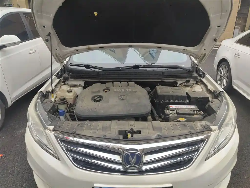 Changan Eado 2015 — фото 23