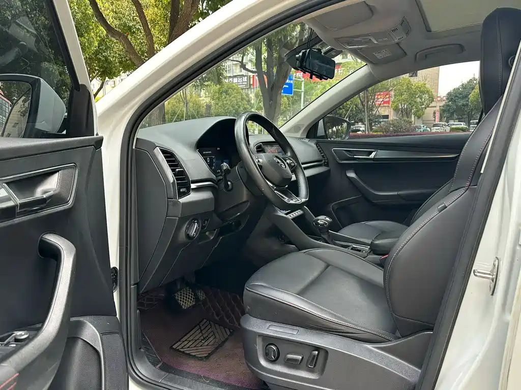 Skoda Karoq 2023 — фото 4