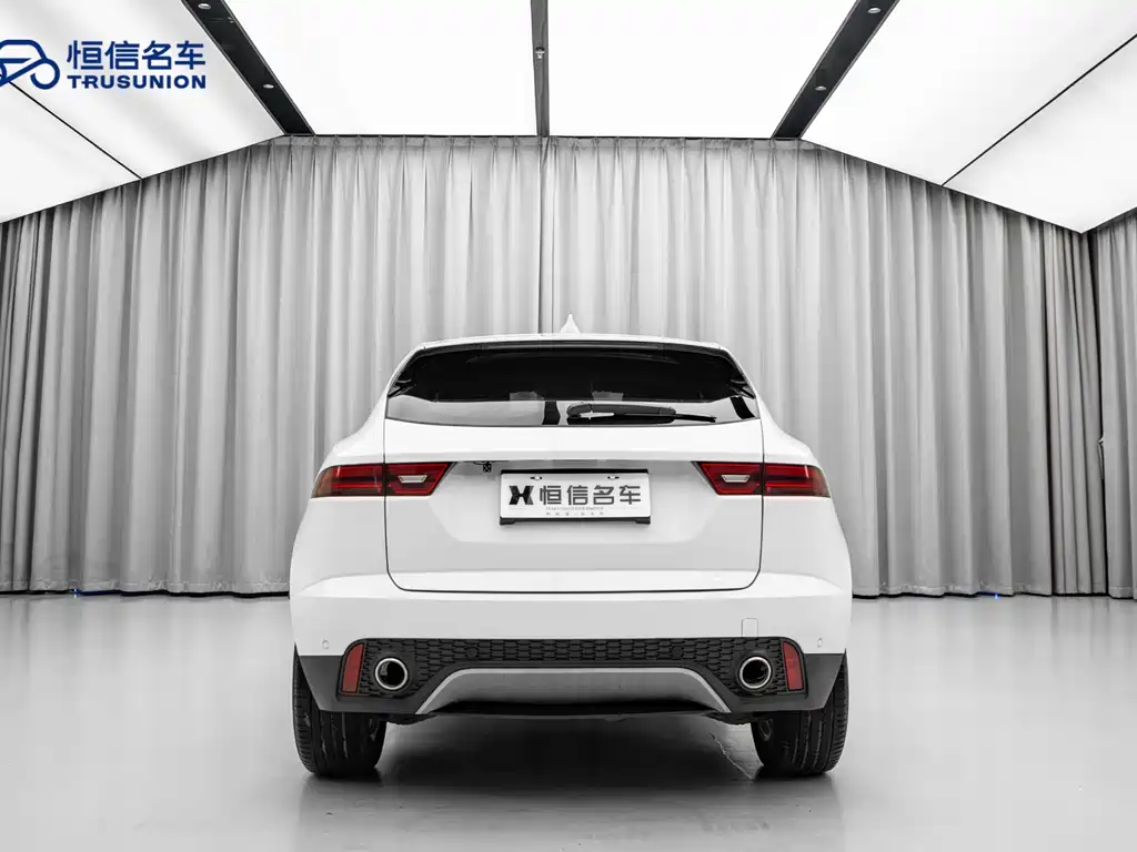Jaguar E-PACE 2019 — фото 6