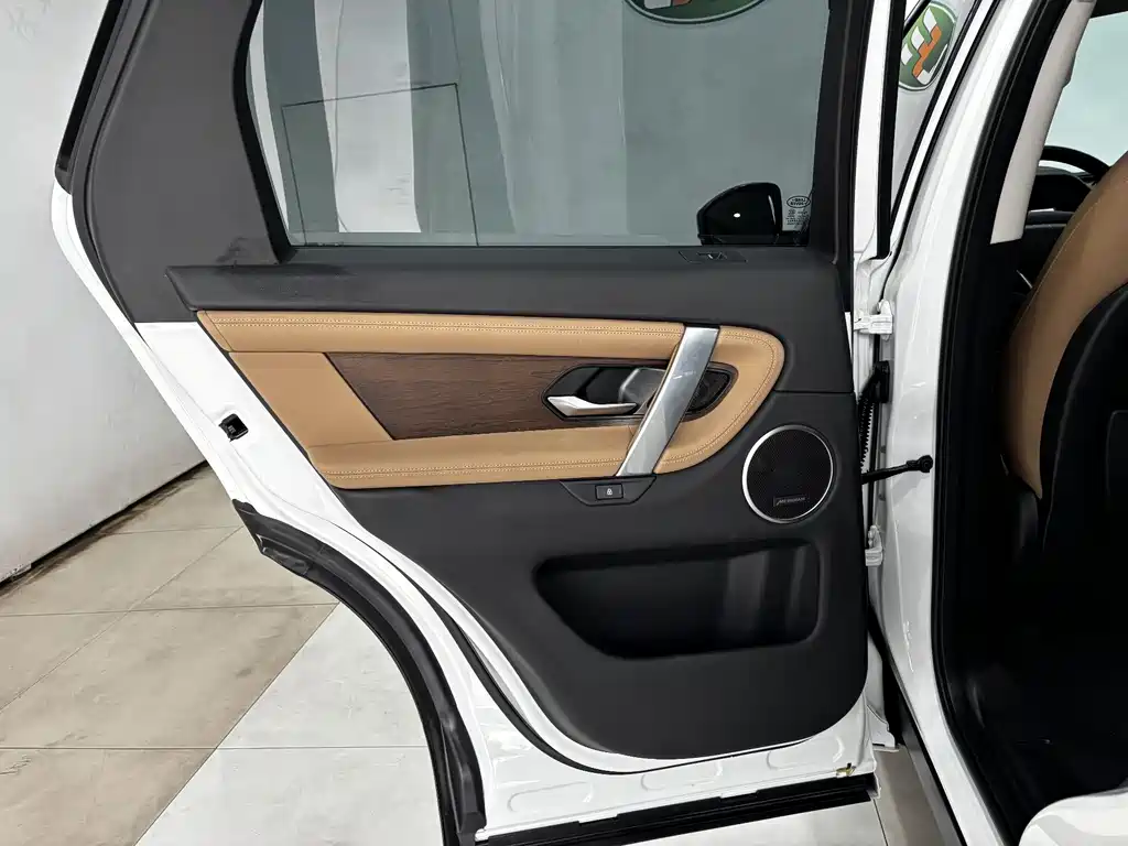 Land Rover Discovery Sport 2025 — фото 21