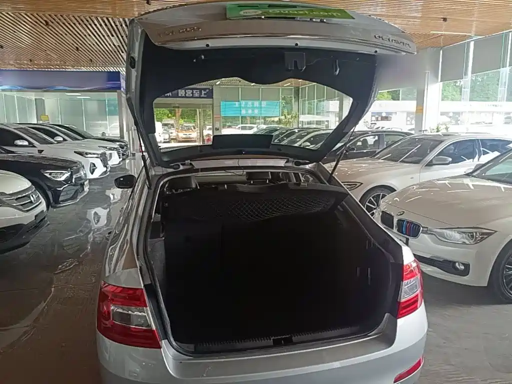 Skoda Octavia 2016 — фото 19