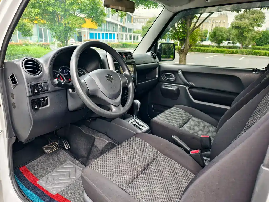 Suzuki Jimny 2018 — фото 9