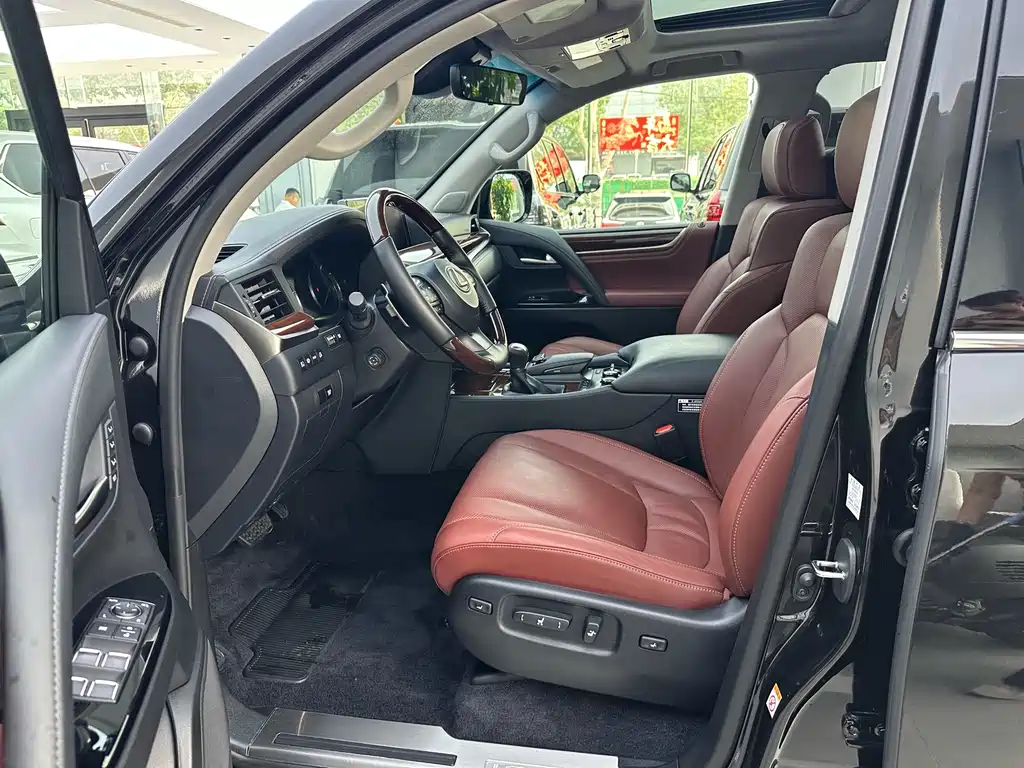 Lexus LX 2018