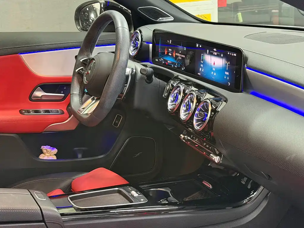 Mercedes-Benz CLA AMG 2024 — фото 15
