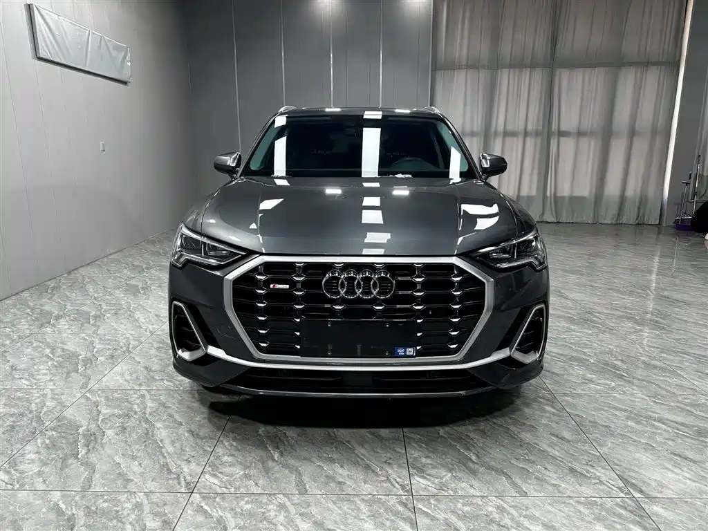 Audi Q3 2022 — фото 2