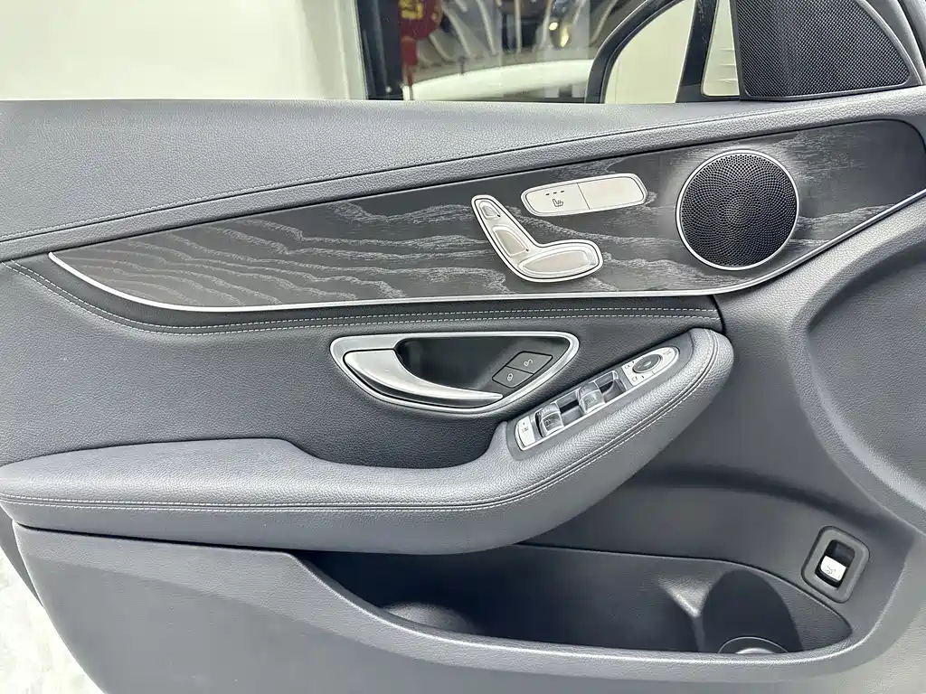 Mercedes-Benz C-Class 2019 — фото 21