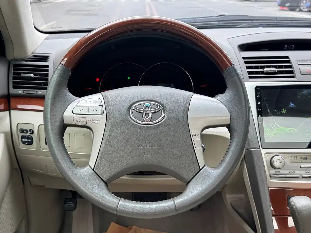 Toyota Camry 2015 — фото 12