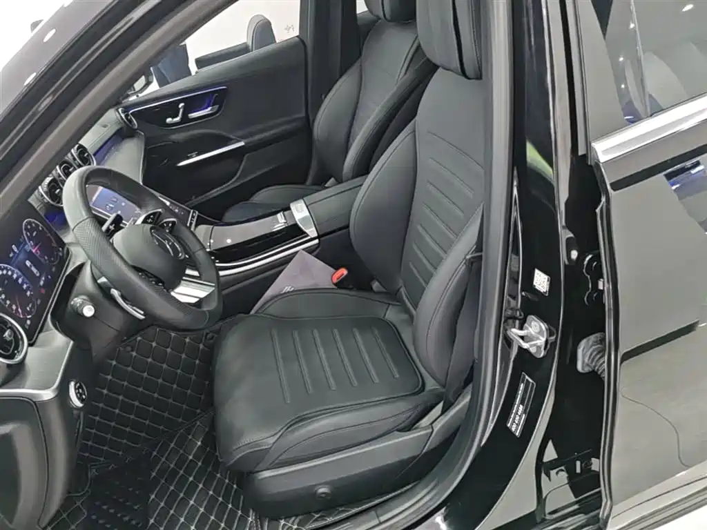 Mercedes-Benz C-Class 2023 — фото 15