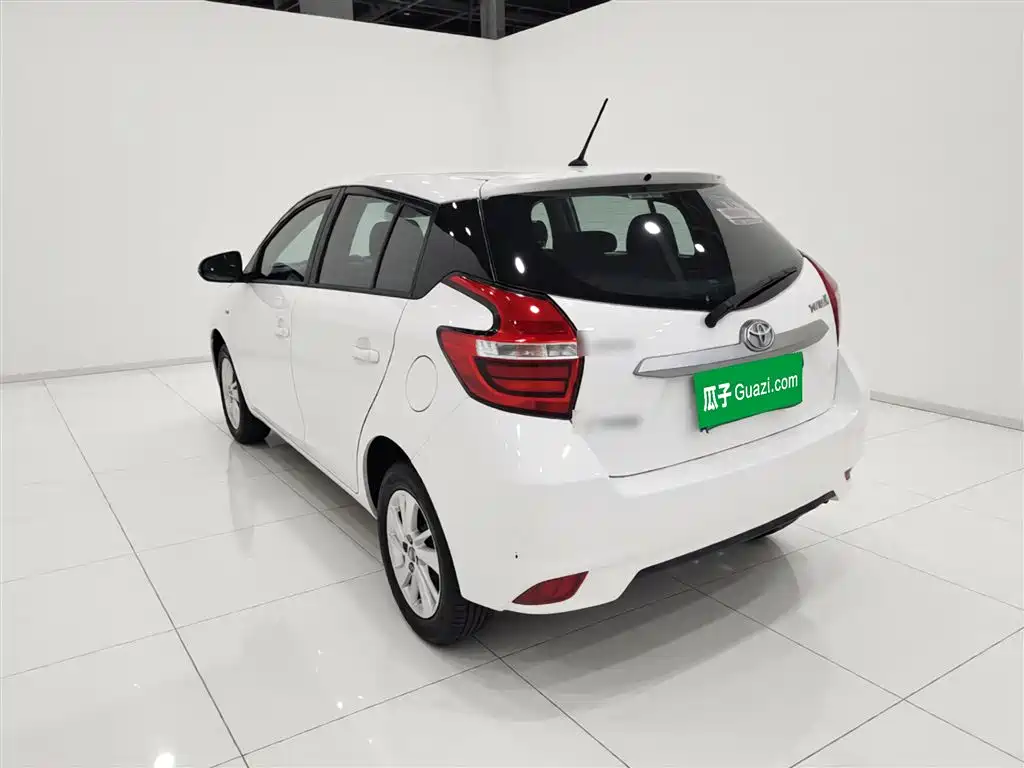 Toyota Yaris L 2019 — фото 4