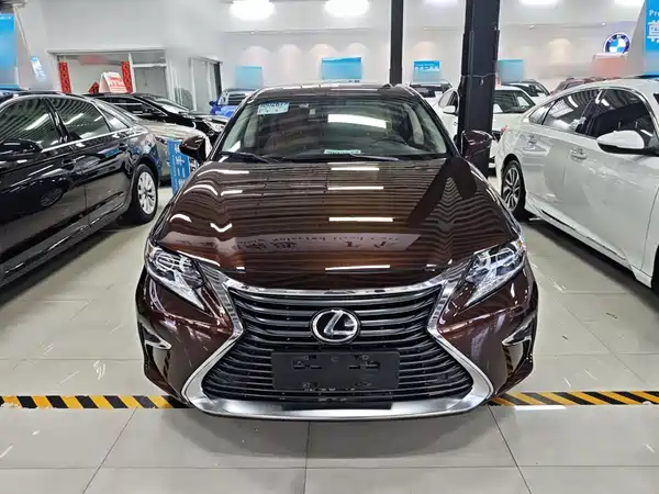 Lexus ES 2016