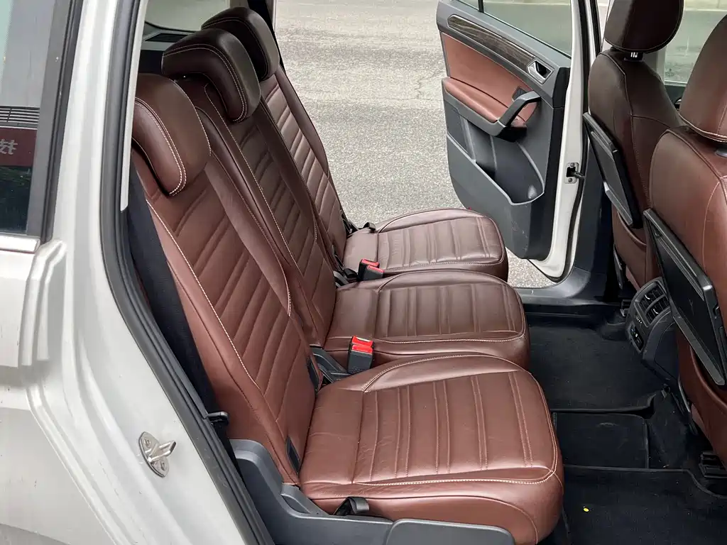 Volkswagen Touran 2016 — фото 11
