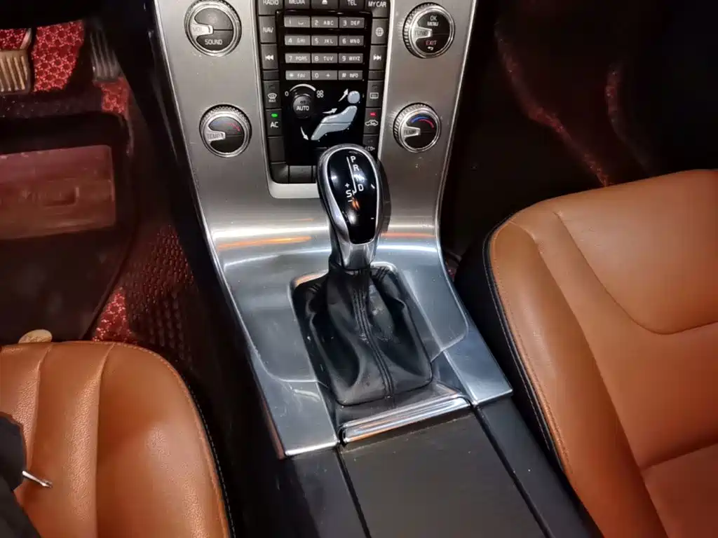 Volvo S60 2017 — фото 14