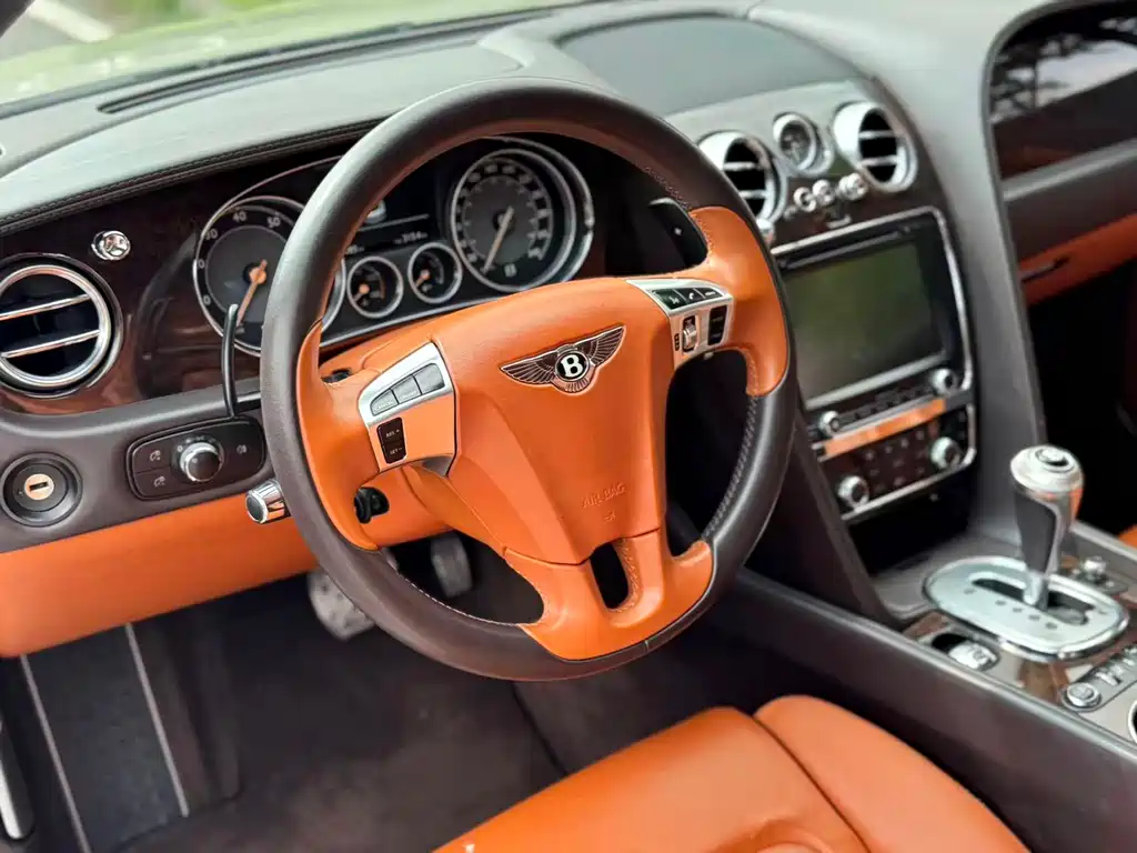 Bentley Continental 2012 — фото 10