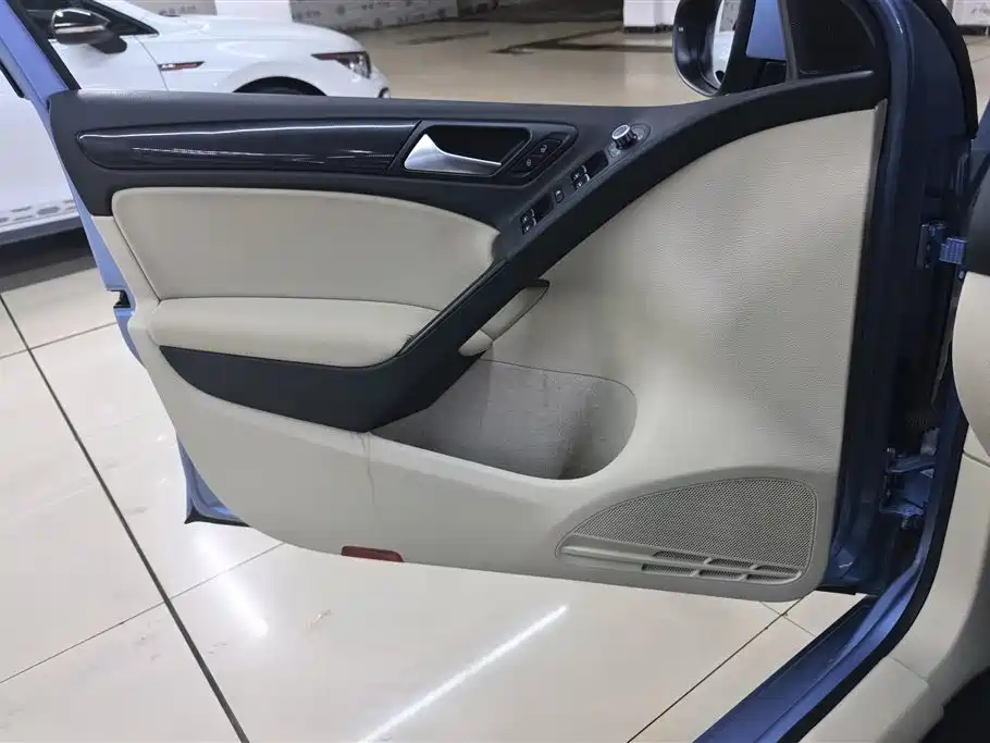 Volkswagen Golf 2011