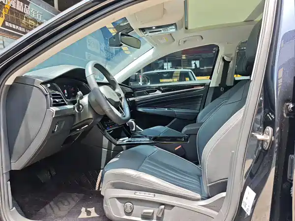 Volkswagen Passat 2024