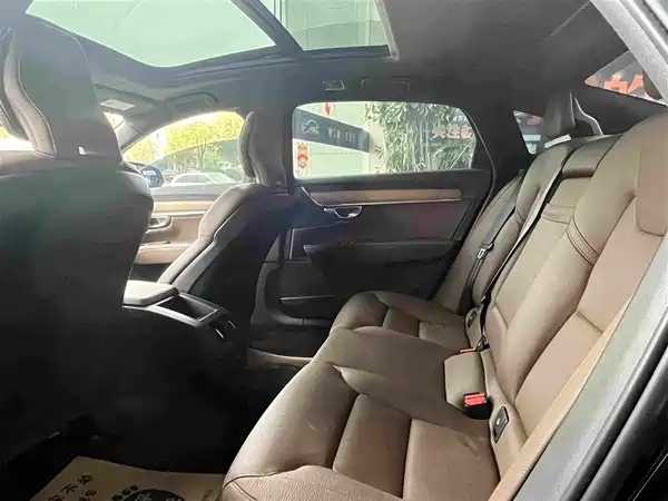 Volvo S90 2021