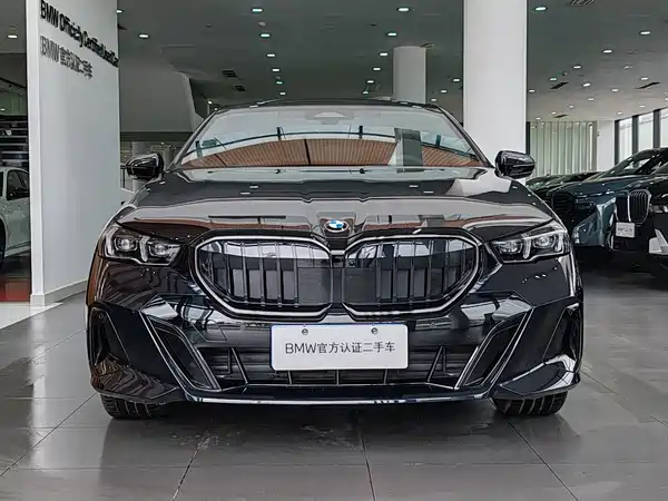 BMW 5 Series 2025