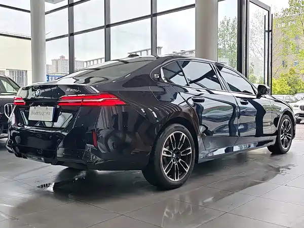 BMW 5 Series 2025