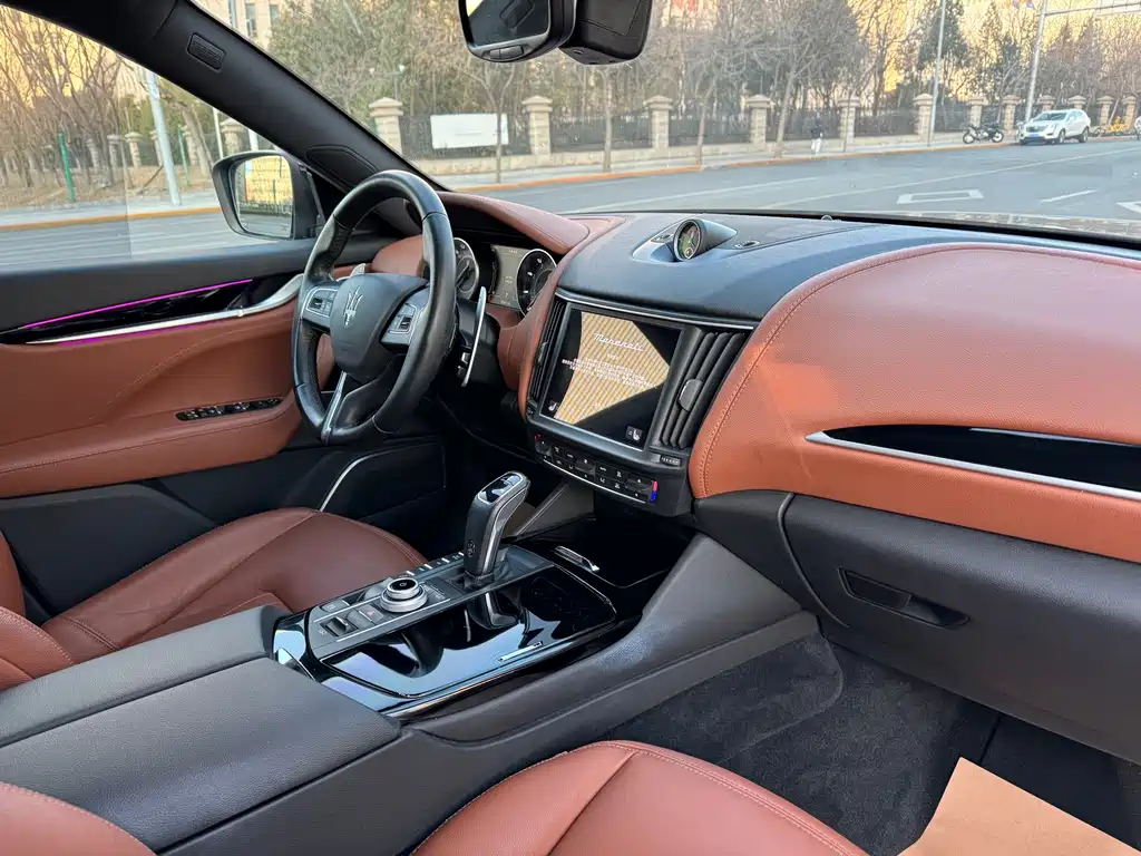 Maserati Levante 2022 — фото 15