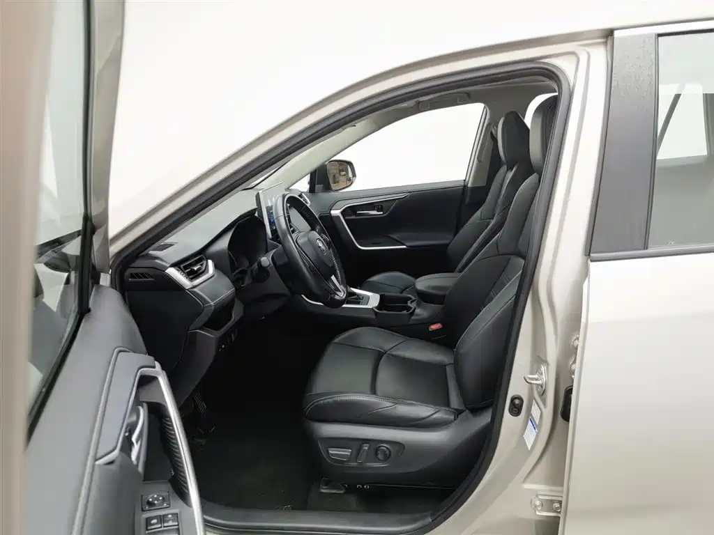 Toyota Wildlander 2021 — фото 10