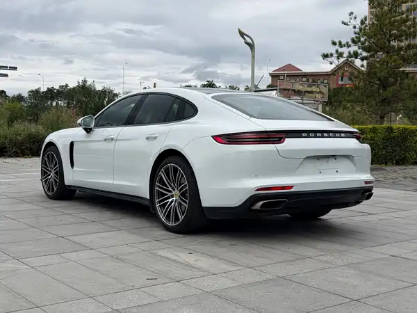 Porsche Panamera 2020