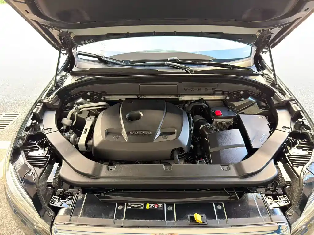 Volvo XC60 2019 — фото 16