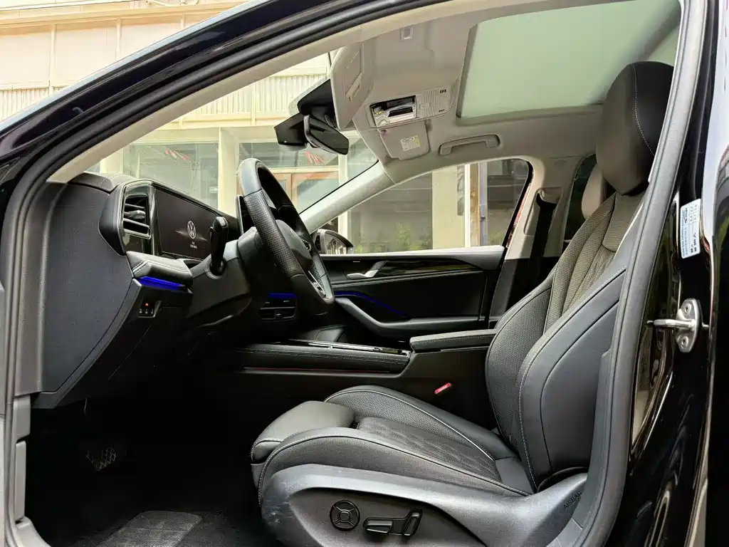 Volkswagen Magotan 2025