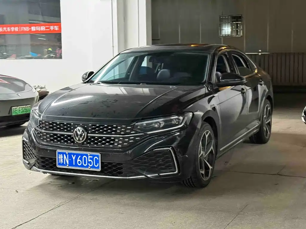 Volkswagen Passat 2023