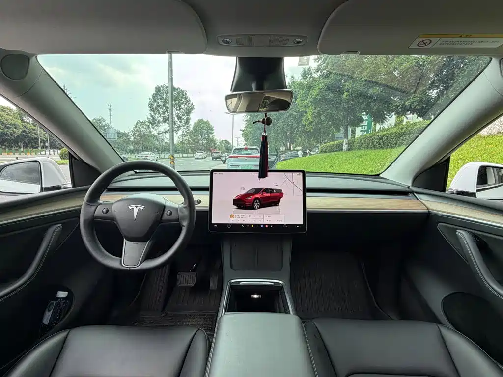 Tesla Model Y 2022 — фото 13