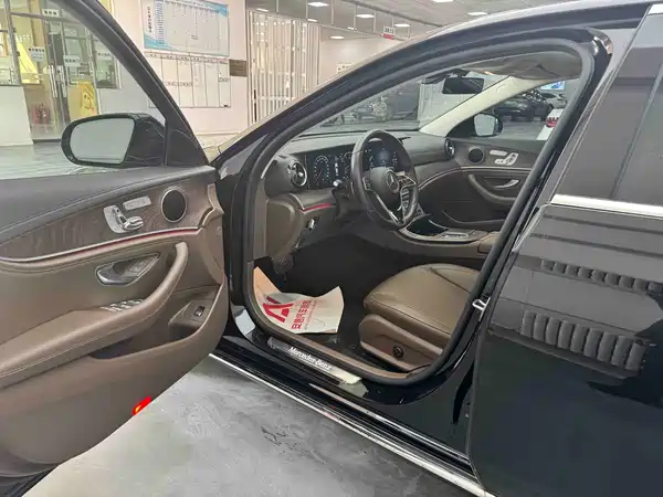 Mercedes-Benz E-Class 2023