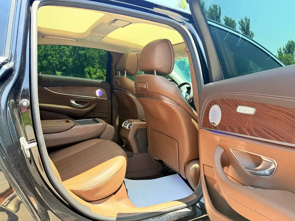 Mercedes-Benz E-Class 2020 — фото 10